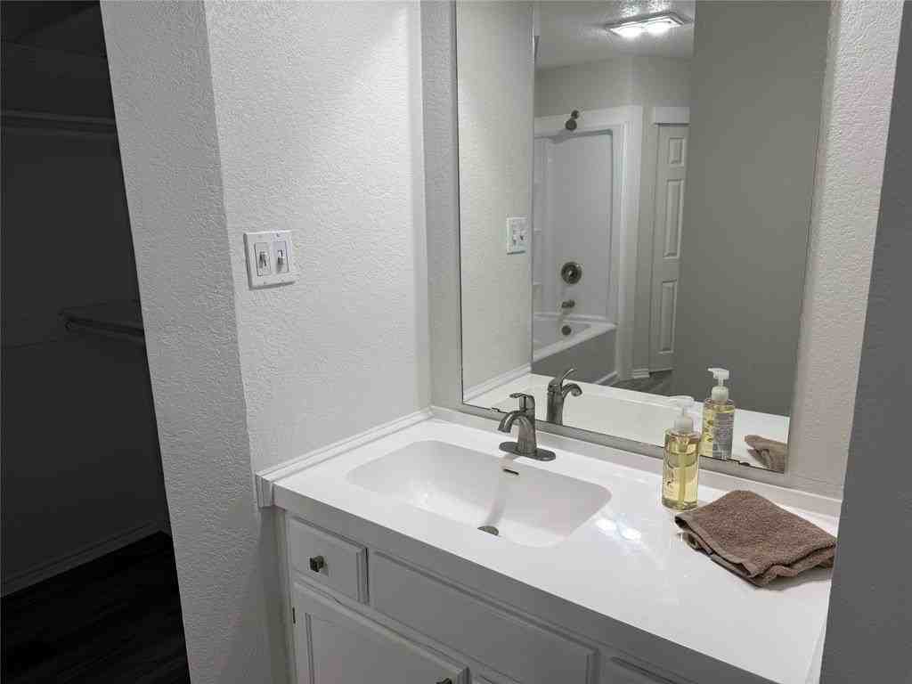 1088 W Hills Ter - Photo 6 of 10