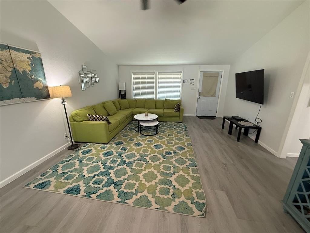 816 Loganwood Ave - Photo 2 of 13