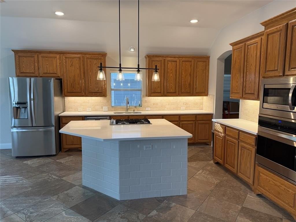 771 Bradford St - Photo 3 of 12