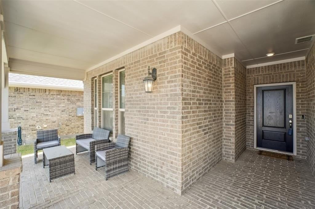 1316 Starling St - Photo 4 of 40