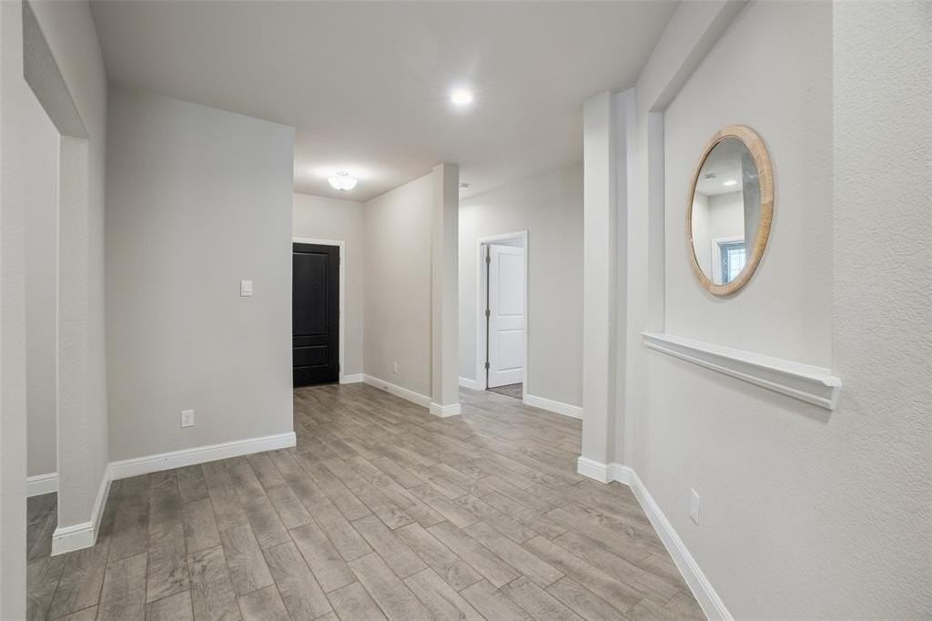 1316 Starling St - Photo 6 of 40