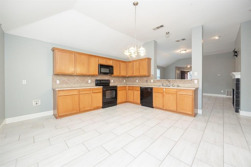 3129 Kennedy Dr - Photo 7 of 29