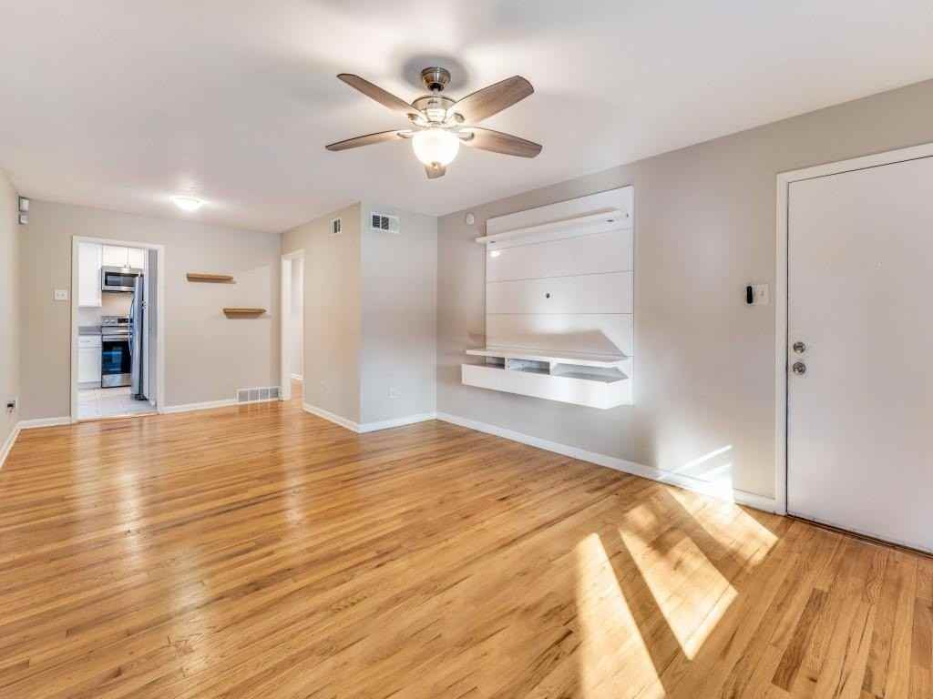 2812 Covert Ave - Photo 2 of 12