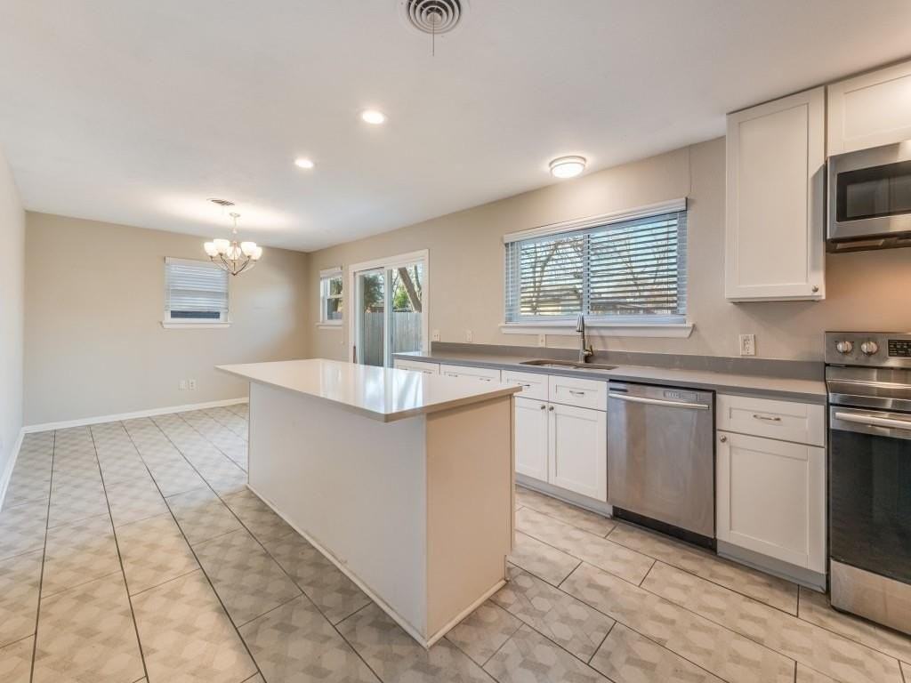 2812 Covert Ave - Photo 3 of 12