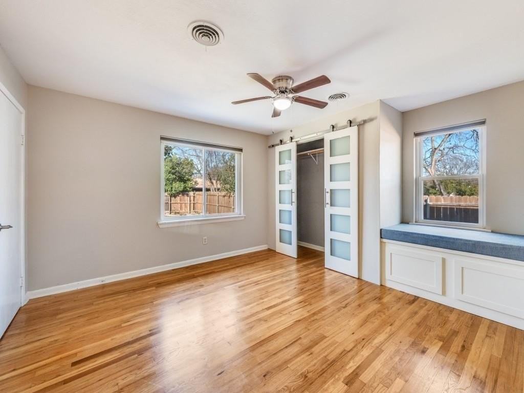 2812 Covert Ave - Photo 5 of 12