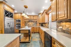 1370 Meadows Ave - Photo 1 of 1