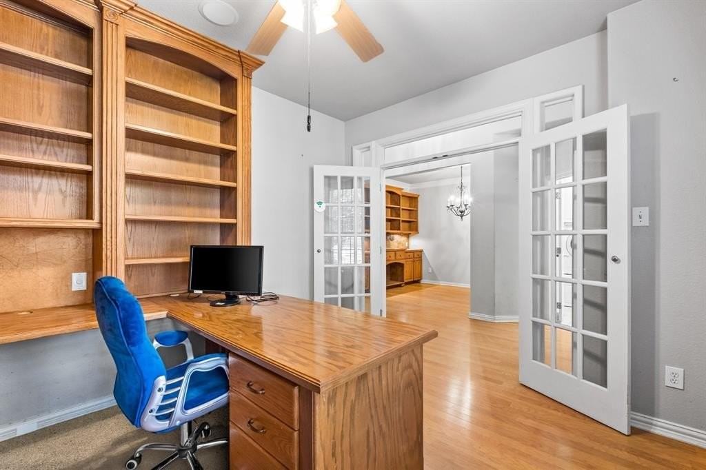 1370 Meadows Ave - Photo 7 of 33