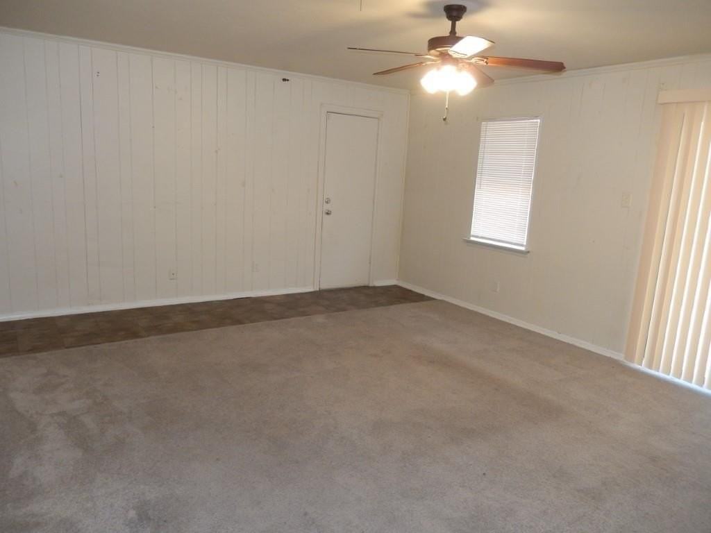 140 Campbell St - Photo 4 of 12