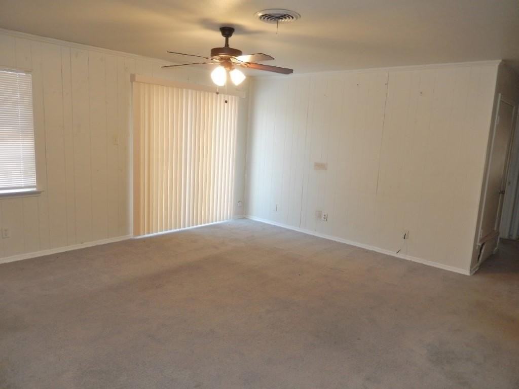 140 Campbell St - Photo 5 of 12