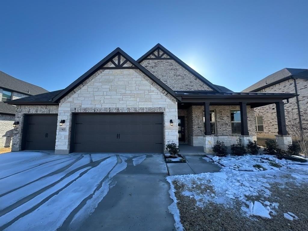 903 Chinati St - Photo 2 of 7