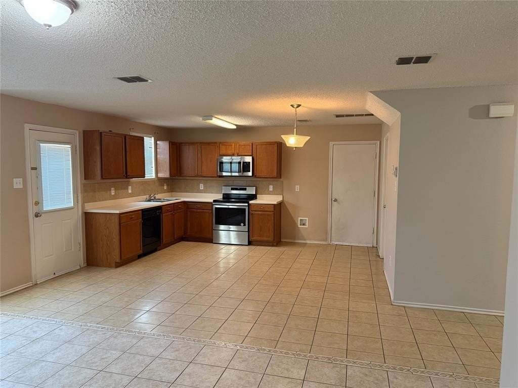 2011 Cap Rock Ln - Photo 4 of 9