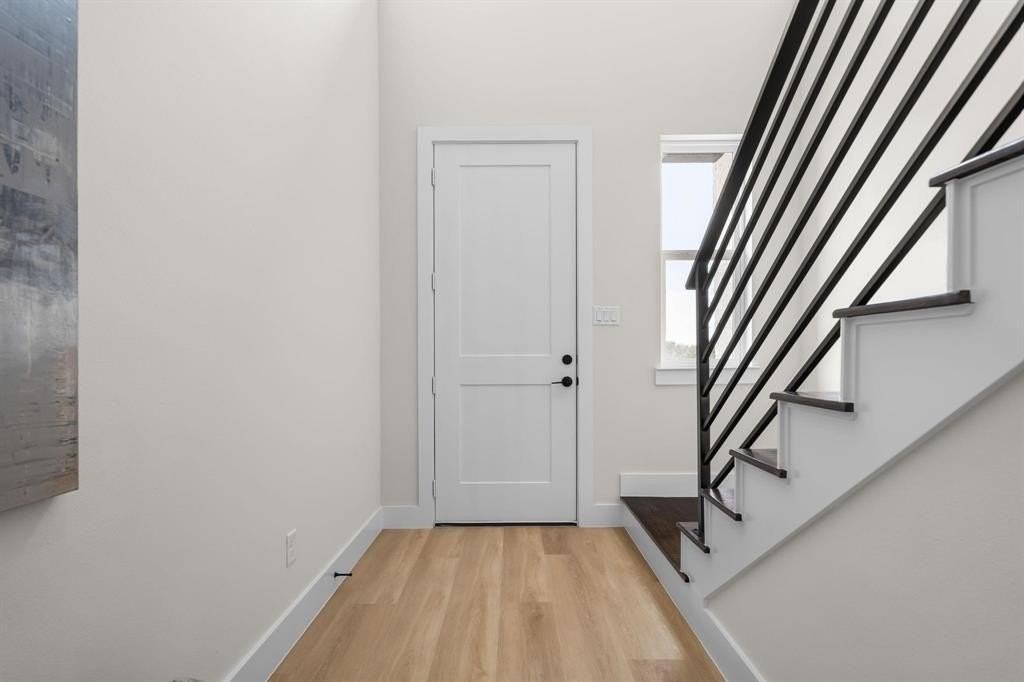 2340 Alsiddiq Dr - Photo 4 of 30