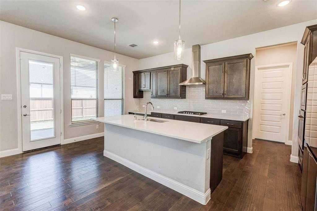 7345 Zachery Dr - Photo 3 of 19