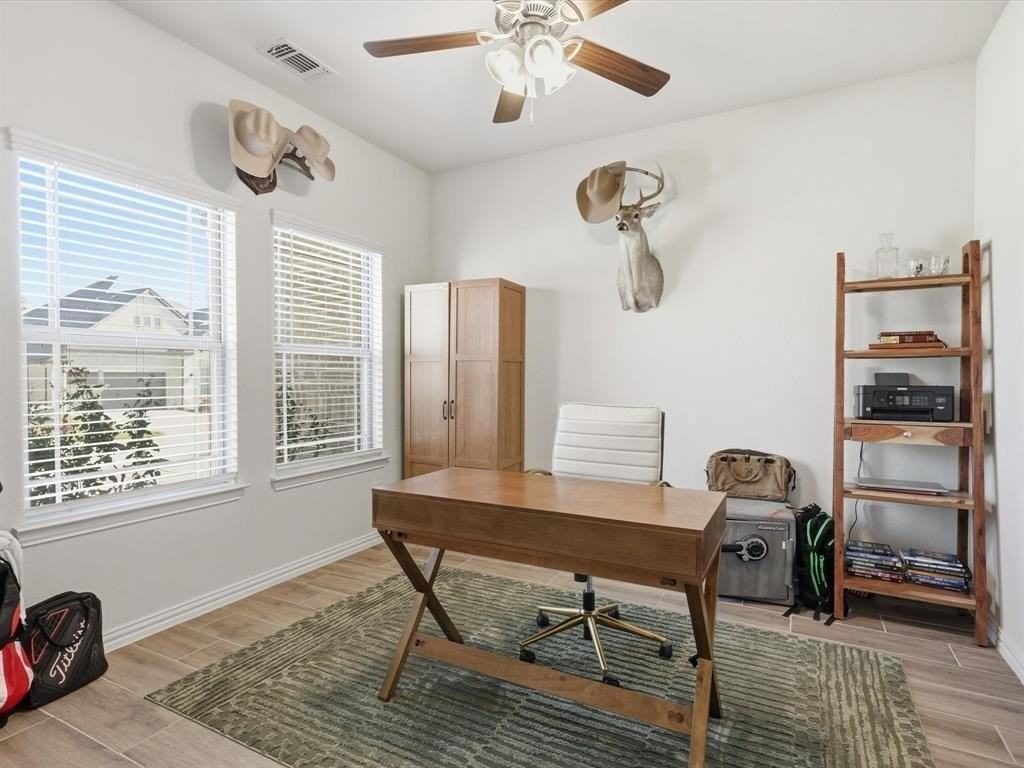 1013 Wildwood Dr - Photo 4 of 40