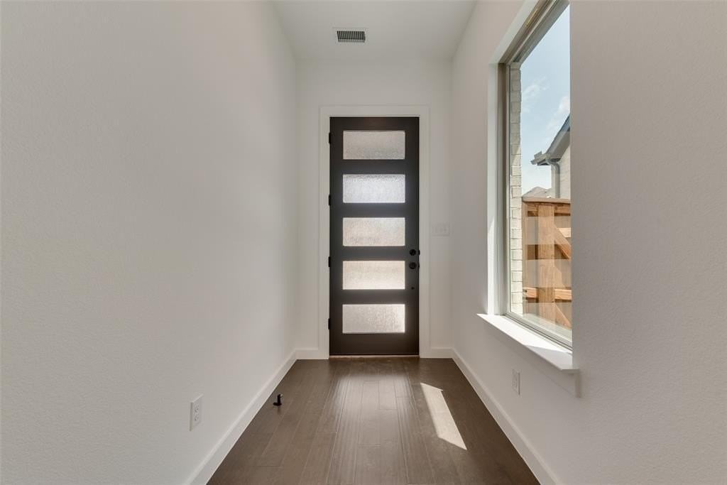 635 Caprice Blf - Photo 4 of 34