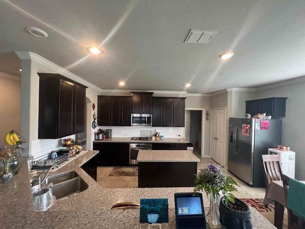 15900 Holly Crk - Photo 6 of 30