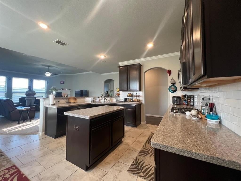 15900 Holly Crk - Photo 7 of 30