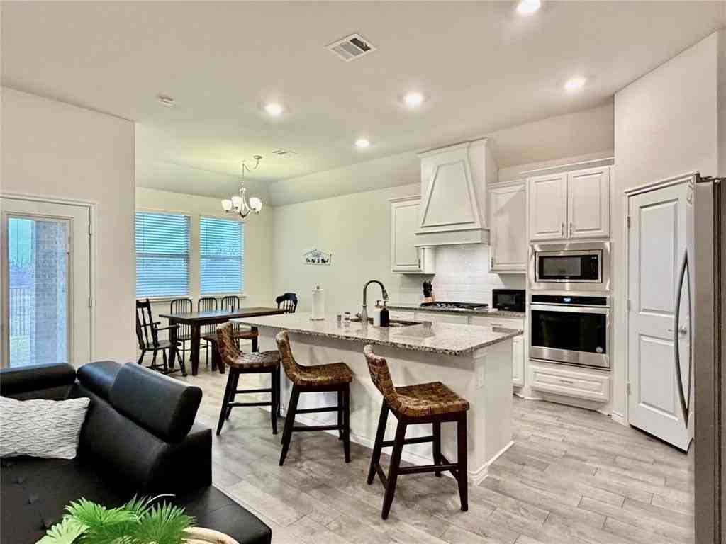 1041 Sublime Dr - Photo 7 of 26