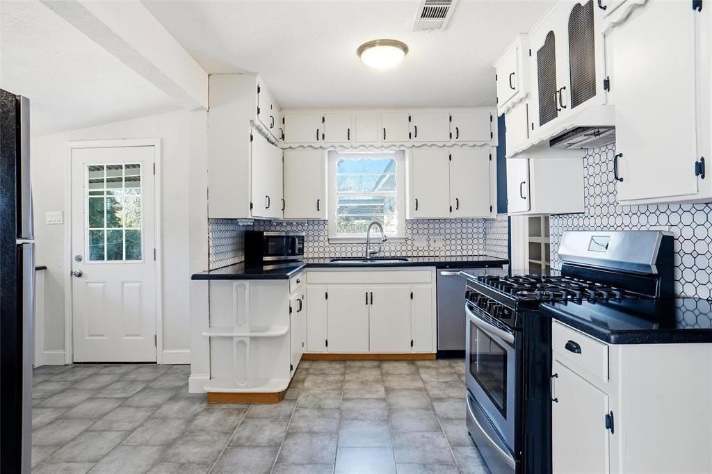 5801 Posey Ln - Photo 5 of 16