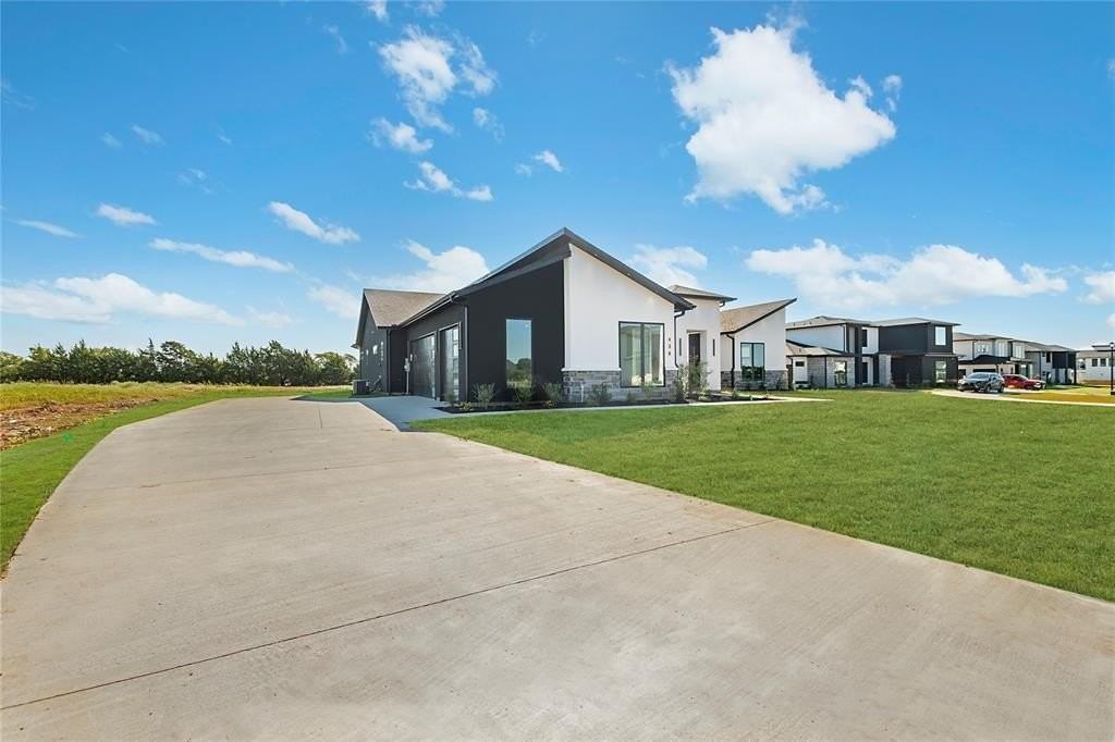 430 Whispering Way - Photo 4 of 40