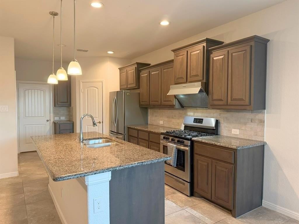 1112 Genola Dr - Photo 4 of 18