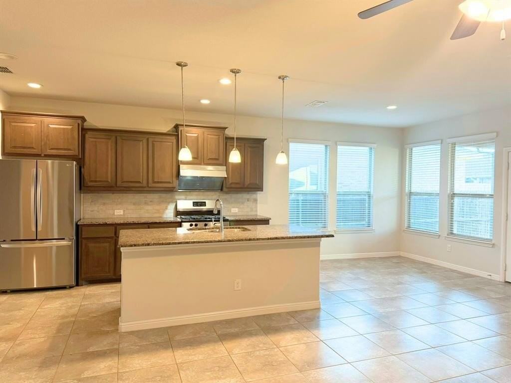 1112 Genola Dr - Photo 5 of 18