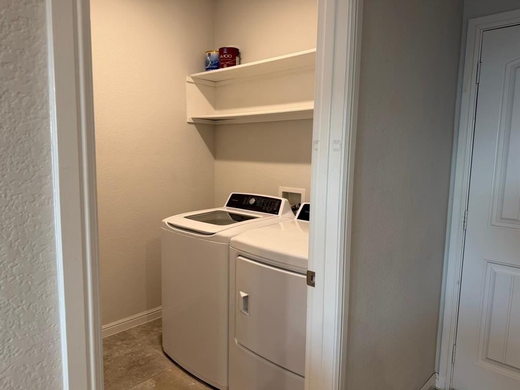 1112 Genola Dr - Photo 7 of 18