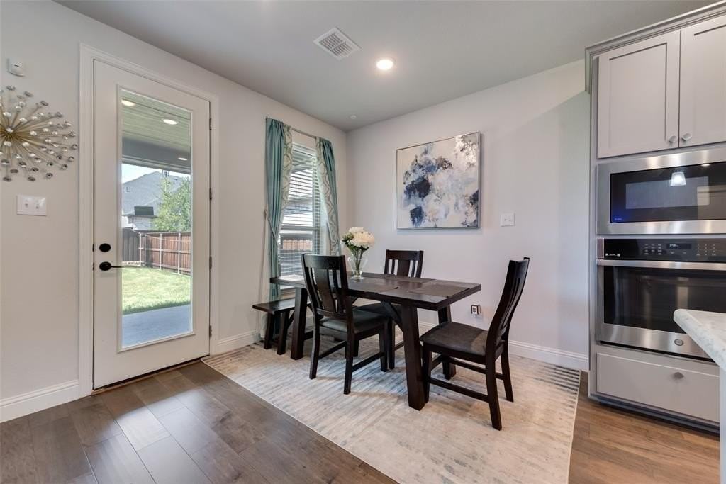 2823 Silverleaf Dr - Photo 4 of 19