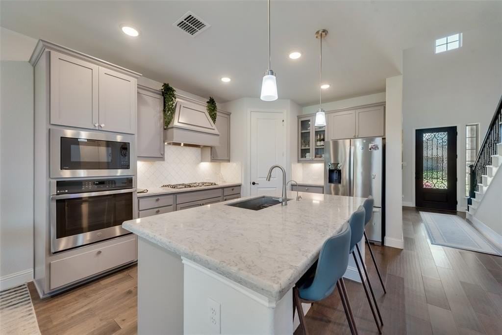 2823 Silverleaf Dr - Photo 5 of 19