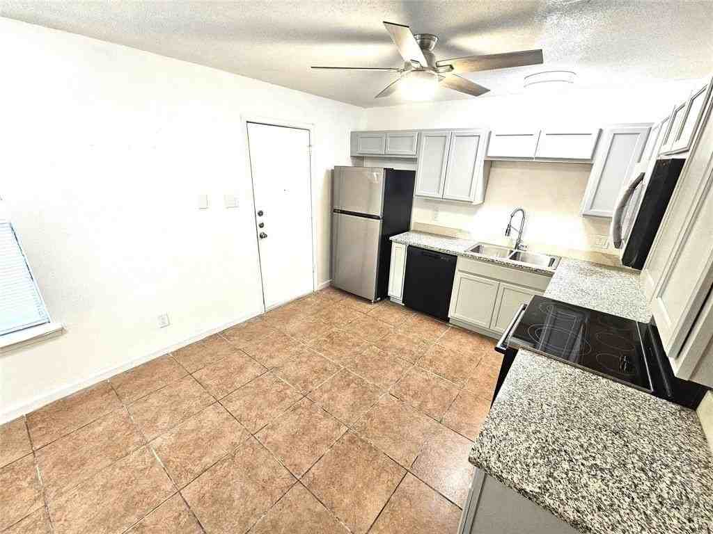 724 Bluebonnet Dr #A - Photo 2 of 27