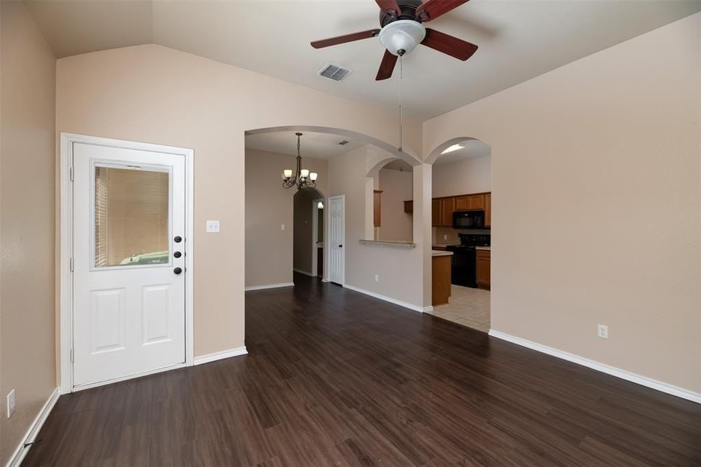 2509 Wood River Pkwy - Photo 5 of 32