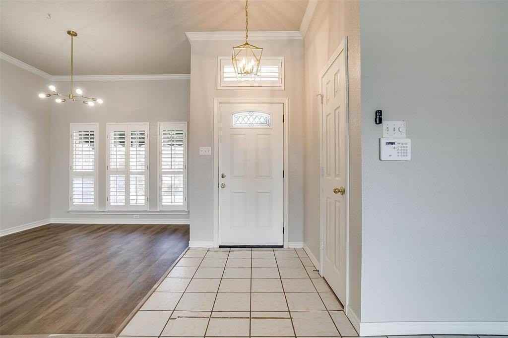 8459 Golf Club Cir - Photo 2 of 14