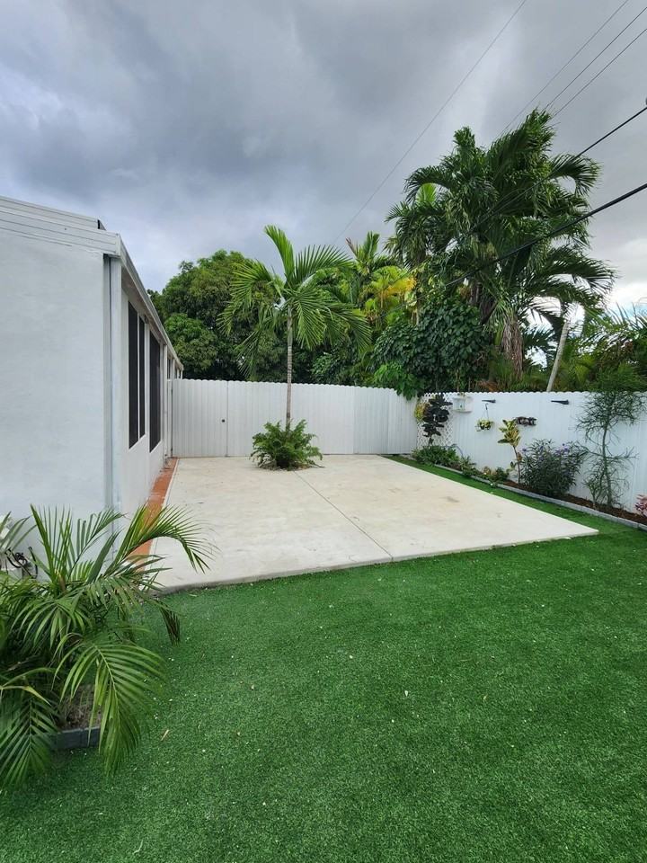 4100 Nw 5th St #2 - Photo 7 of 8