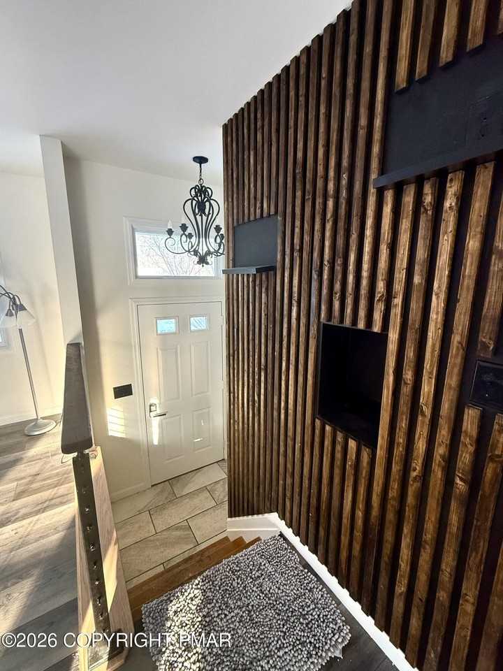 204 Dorothy Dr - Photo 2 of 15