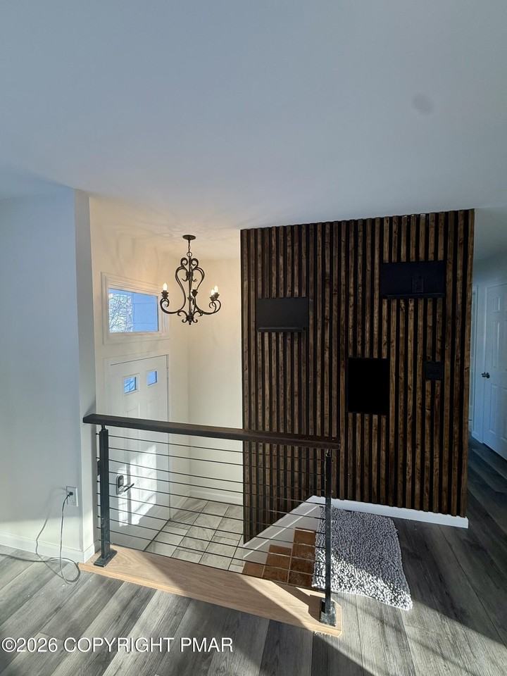 204 Dorothy Dr - Photo 3 of 15