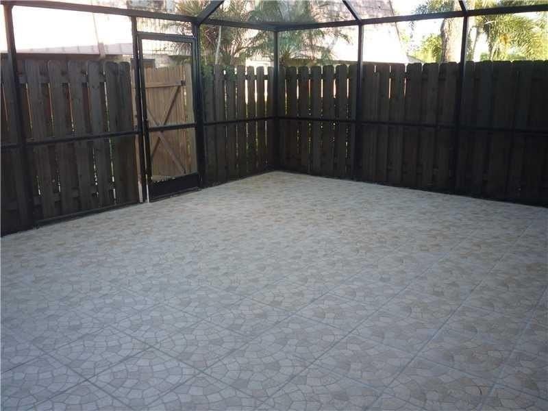 7539 Courtyard Run E - Photo 2 of 3