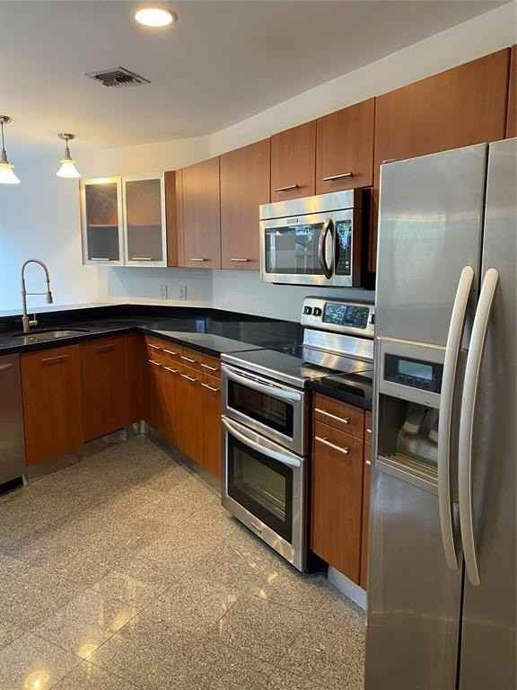 101 Se 15th Ave #E - Photo 5 of 24