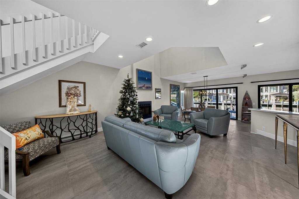 1505 Se 11th St - Photo 6 of 50