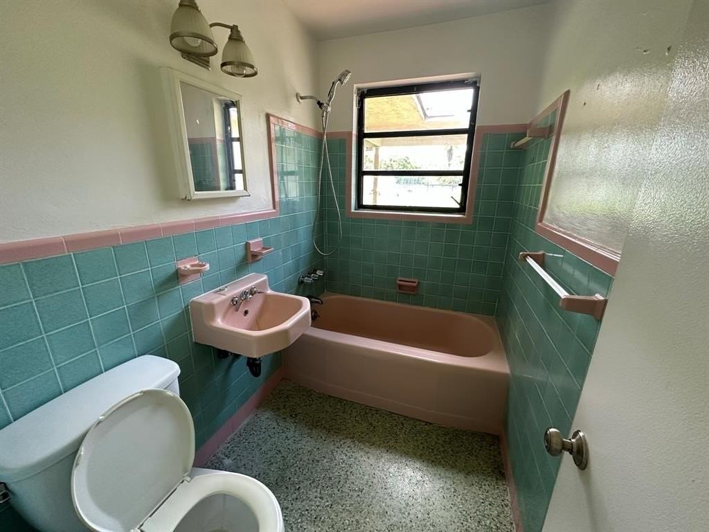 101 Ne 148th St #111 - Photo 5 of 11