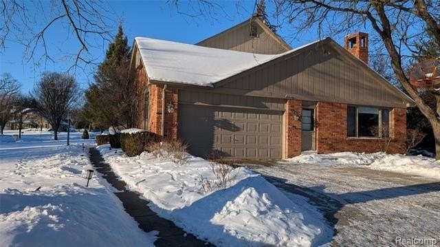 4912 Oak River Dr - Photo 3 of 50