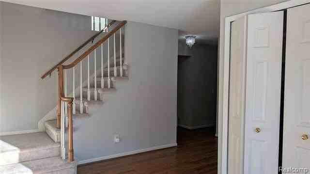 4912 Oak River Dr - Photo 6 of 48