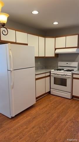 2824 Roundtree Dr - Photo 5 of 41