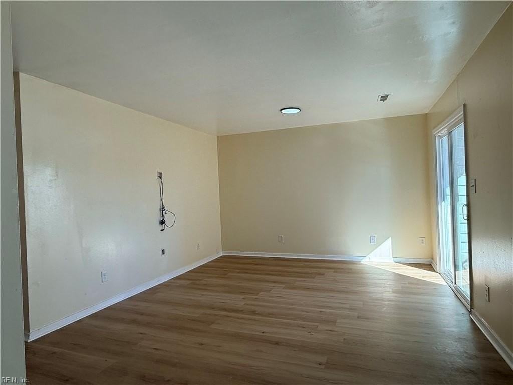 97 28th St #E - Photo 2 of 13