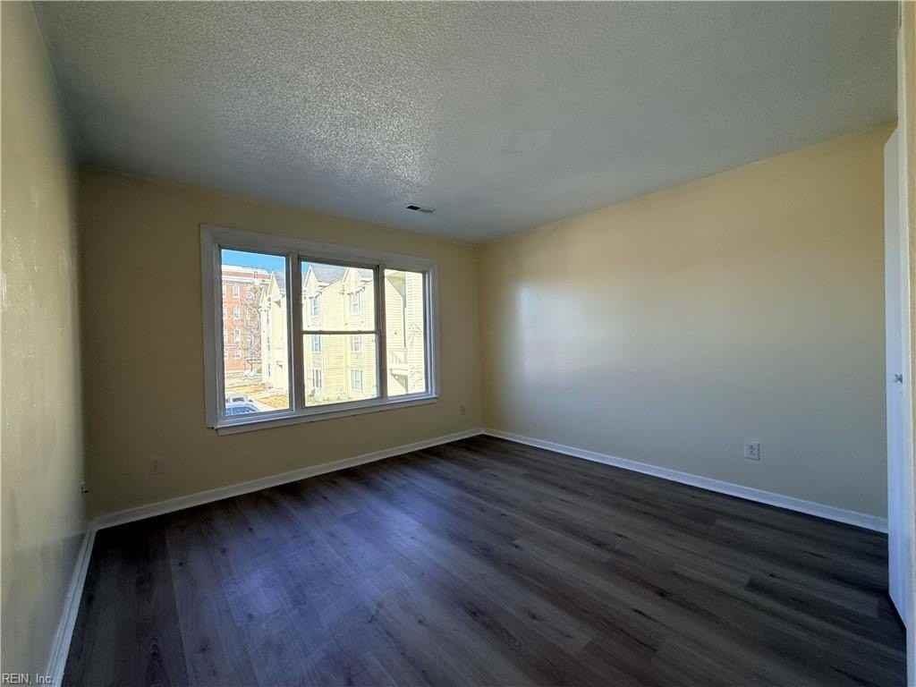 97 28th St #E - Photo 4 of 13