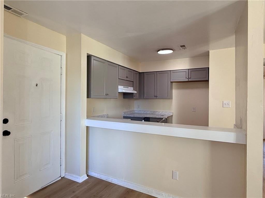 97 28th St #E - Photo 6 of 13