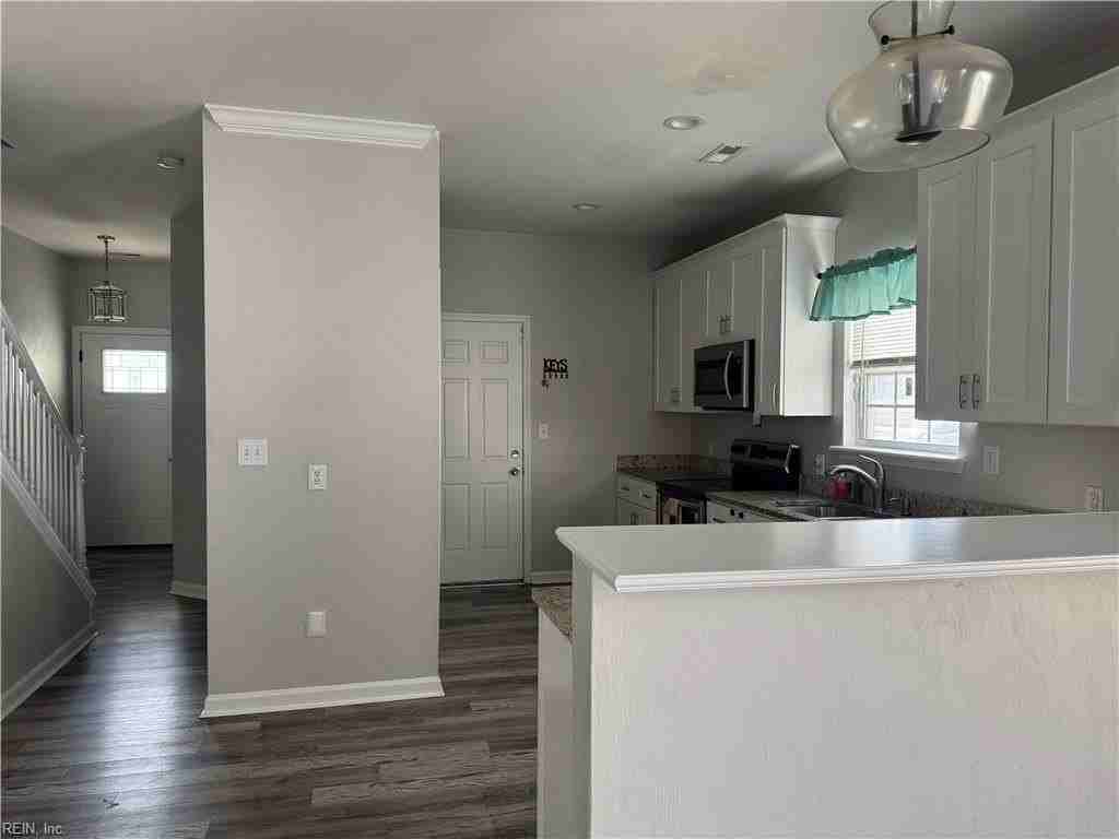 1201 Country Rd - Photo 6 of 22