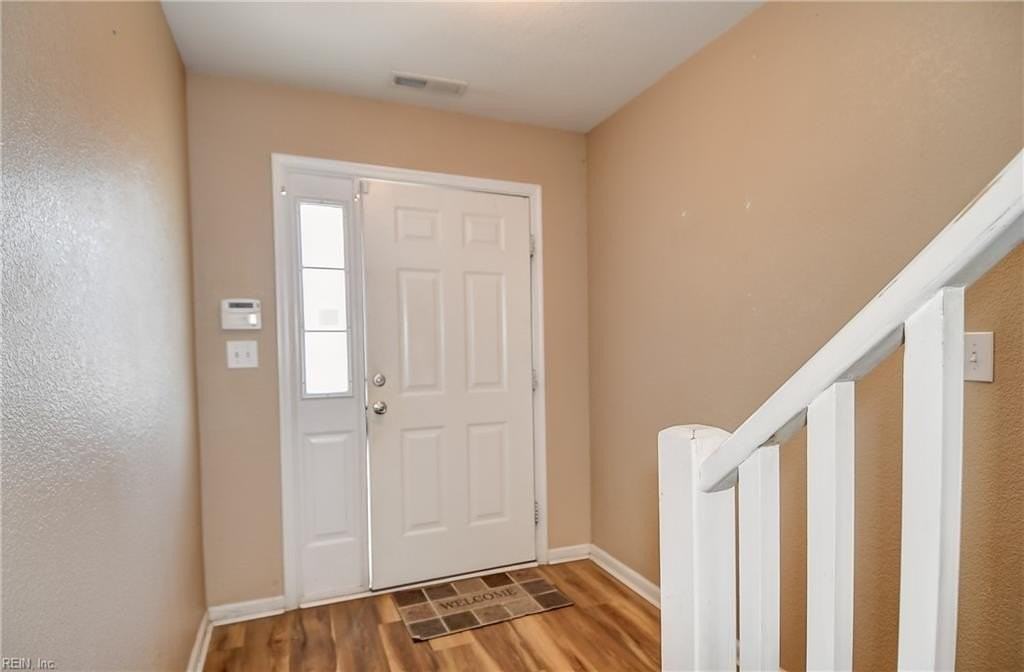 1102 Porter St - Photo 4 of 38