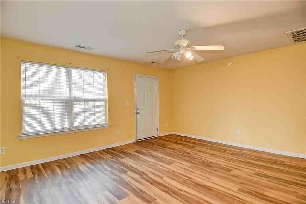 1102 Porter St - Photo 6 of 38