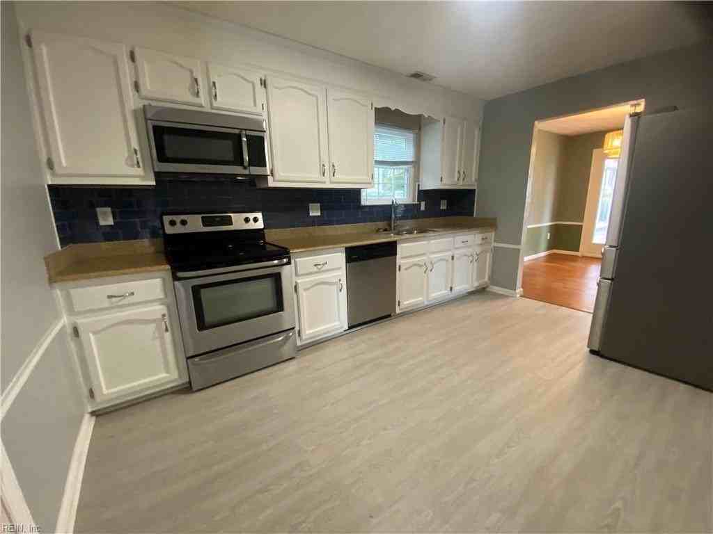 1573 Eagleton Ln - Photo 5 of 9