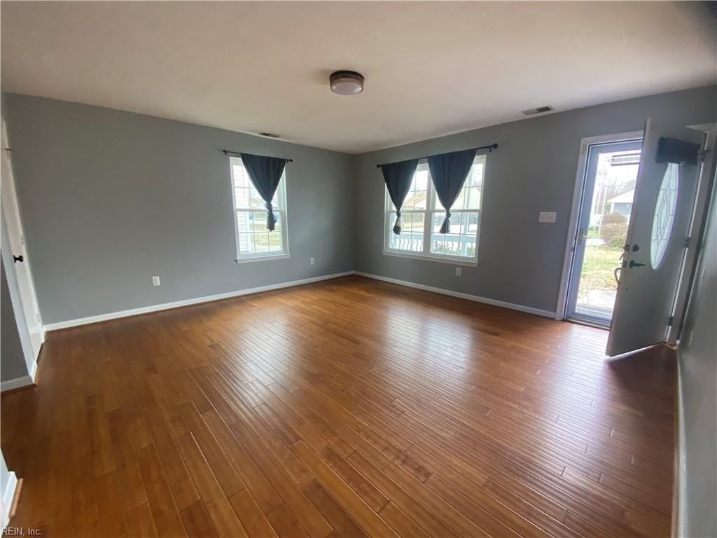 1573 Eagleton Ln - Photo 6 of 9